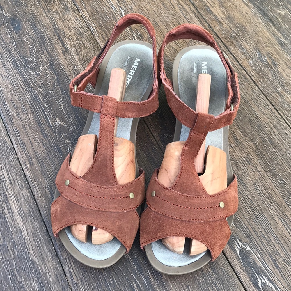 Merrell Revalli Link t-strap sandals size 9